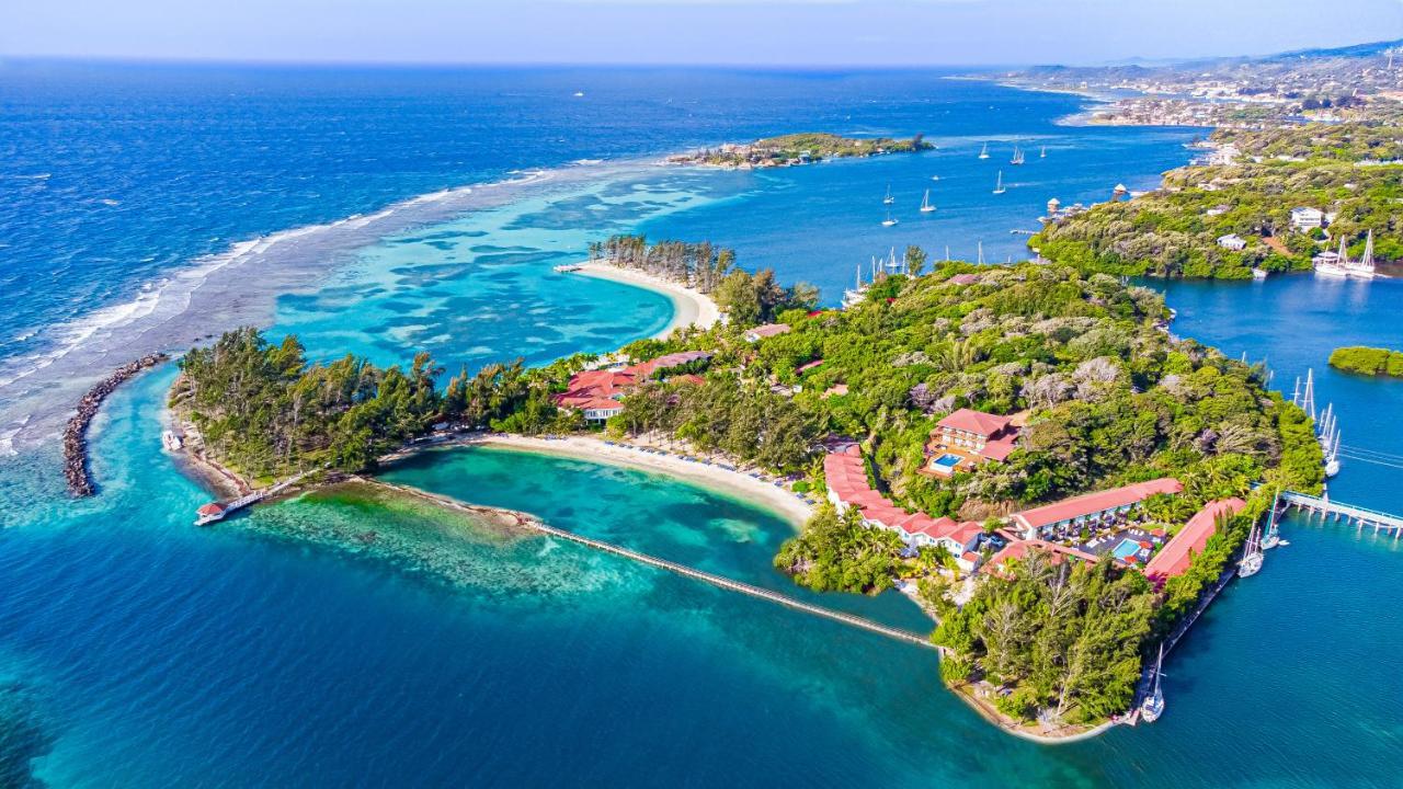 First Bight Fantasy Island Beach Resort And Marina מראה חיצוני תמונה