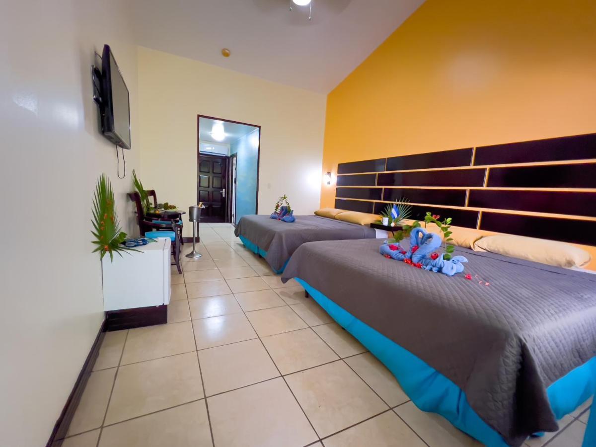 First Bight Fantasy Island Beach Resort And Marina מראה חיצוני תמונה
