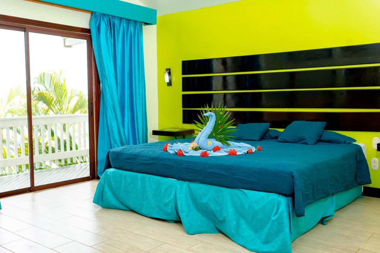 First Bight Fantasy Island Beach Resort And Marina מראה חיצוני תמונה